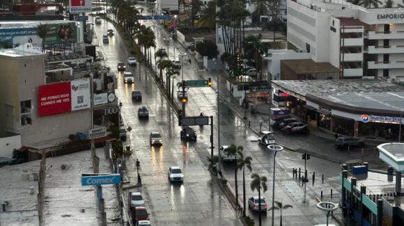 ¡Saquen las gorditas y el atole! Tláloc se hace presente en Mazatlán, Sinaloa; con lluvia y frío este lunes