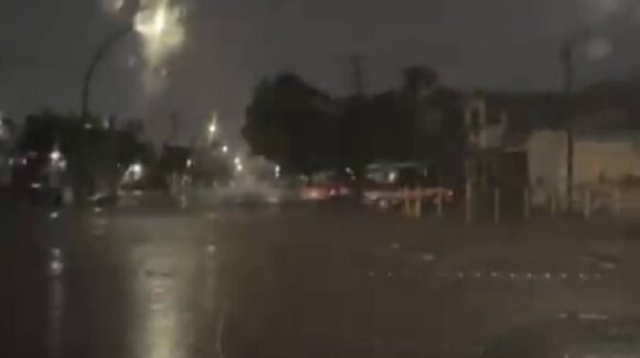 Lluvias deja sin luz y calles anegadas en diferentes colonias de Los Mochis, Sinaloa