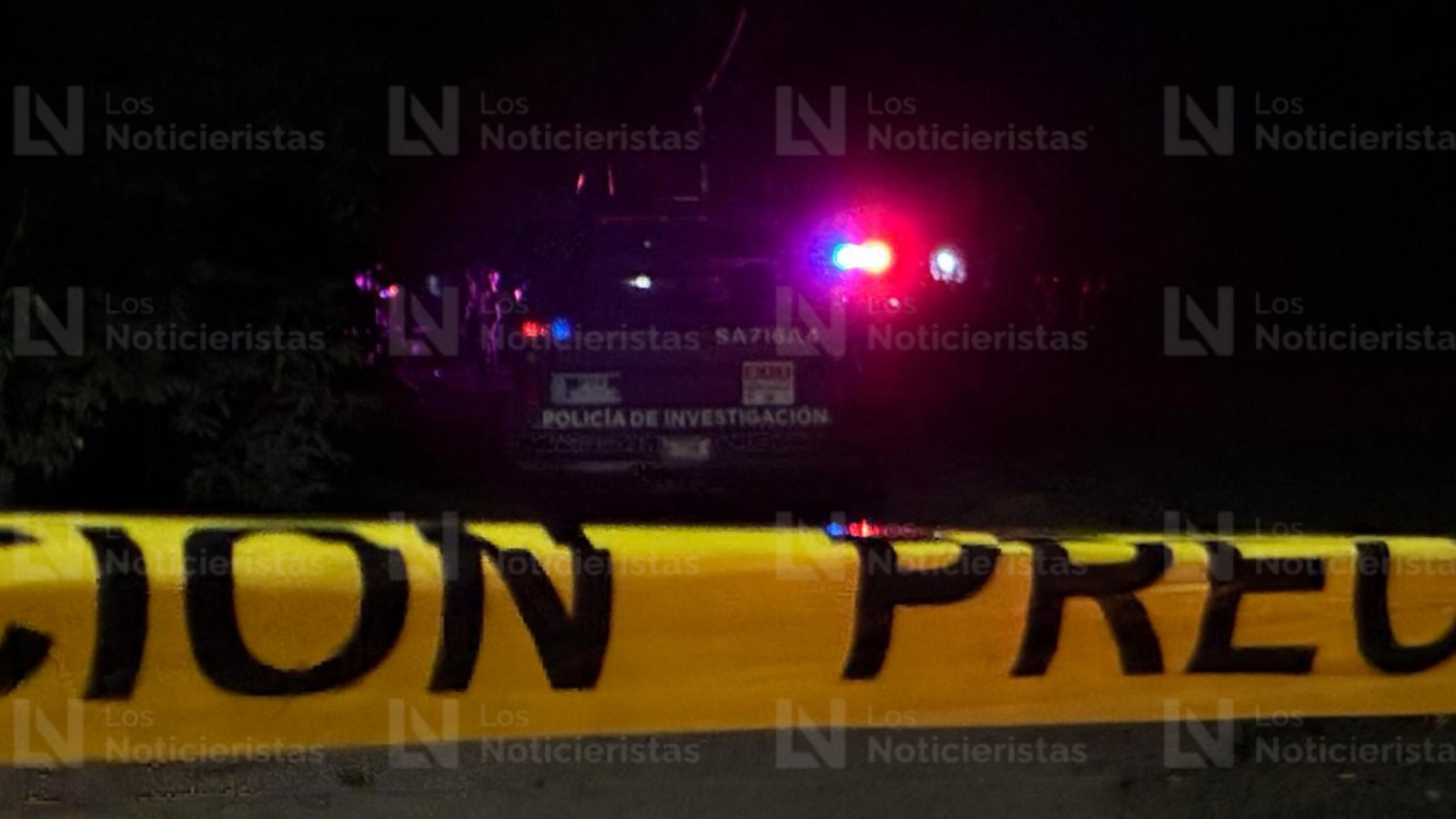 Unidad de la Policía de Investigación de la FGE en la escena del crimen