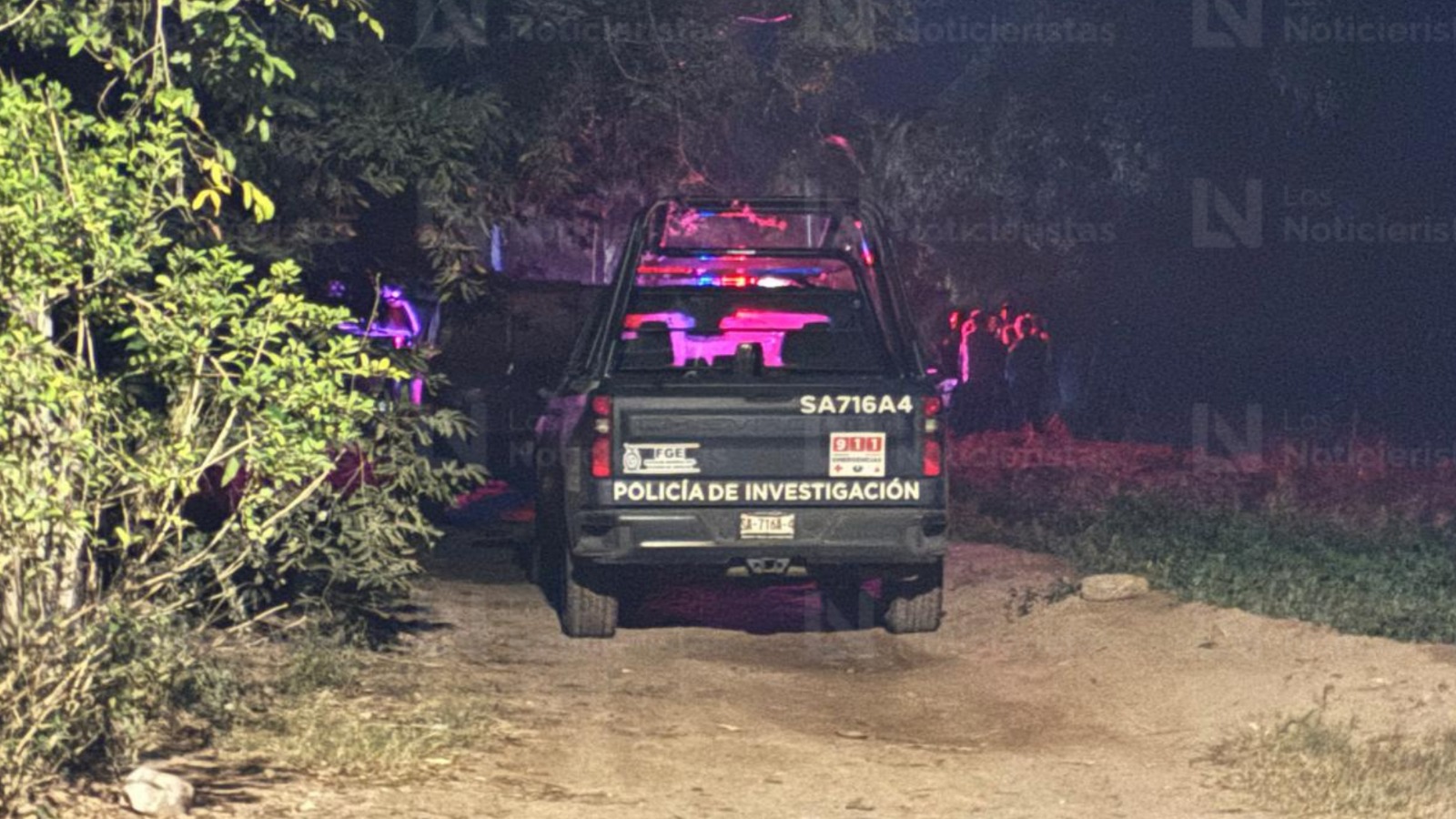 Unidad de la Policía de Investigación de la FGE en la escena del crimen