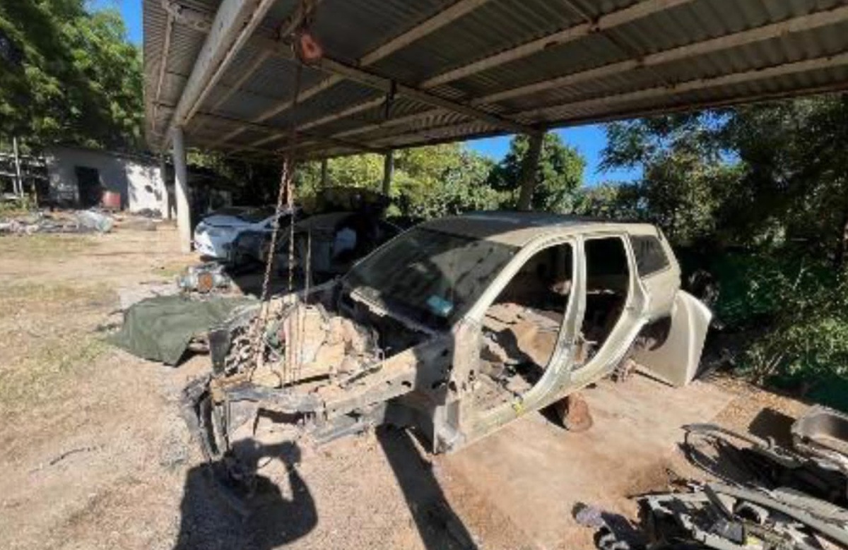 Localizan desahuesadero de vehículos con reporte de robo en Navolatillo, Eldorado