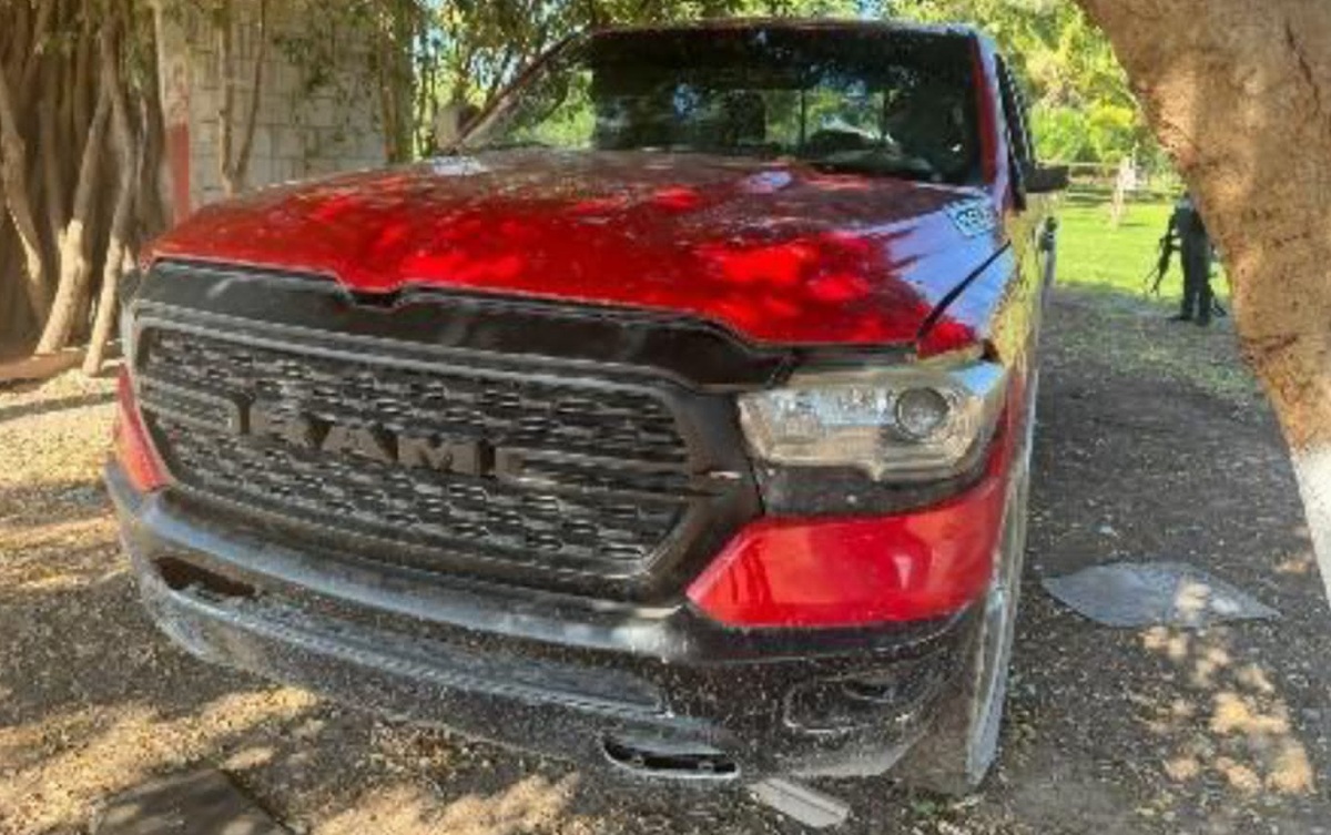 Localizan desahuesadero de vehículos con reporte de robo en Navolatillo, Eldorado