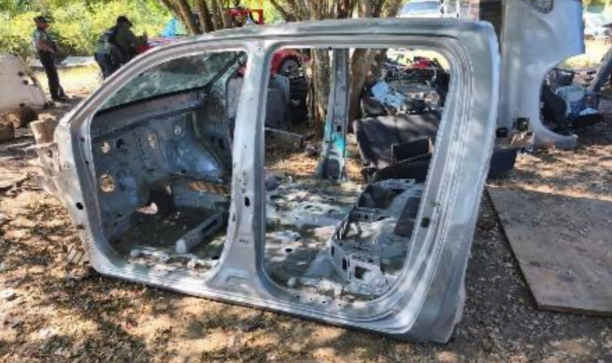 Localizan desahuesadero de vehículos con reporte de robo en Navolatillo, Eldorado
