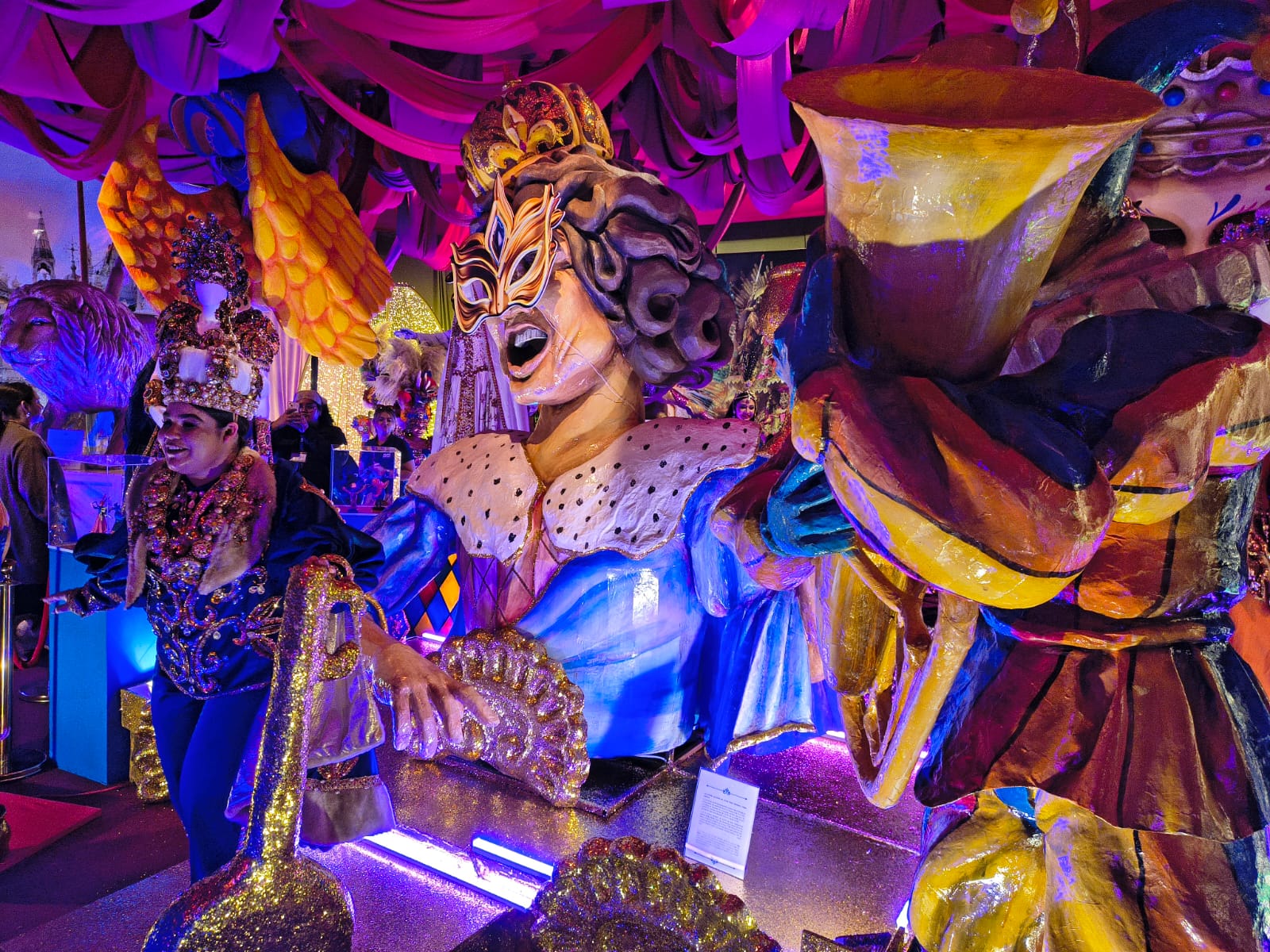 "Los 5 Carnavales del Mundo" en el Gran Acuario Mazatlán