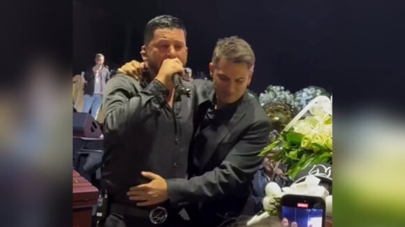 ‘Ahora no hay alegría ni fiesta’, Luis Ángel ‘El Flaco’ canta entre lágrimas para despedir a Yeison Jiménez en Colombia