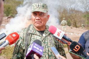 General Carrasco, comandante del batallón