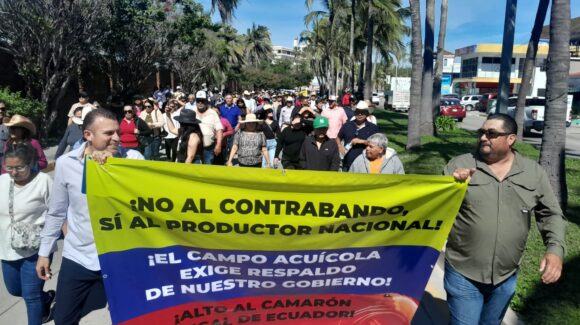 Llevará Conapesca a CDMX asunto del contrabando de camarón ecuatoriano tras marcha en Mazatlán, Sinaloa