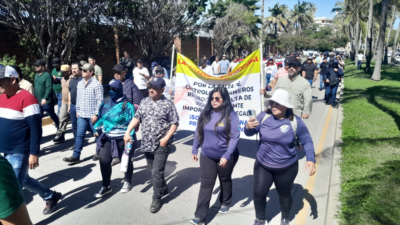 Productores acuícolas de Sonora, Sinaloa y Nayarit marcharon en protesta pacífica en Mazatlán