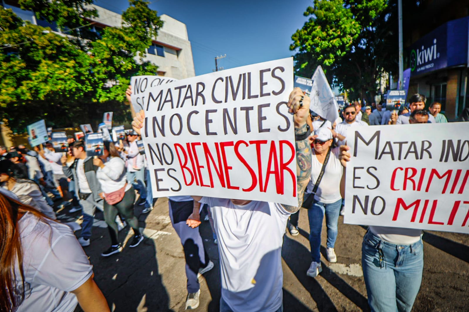 Marcha por Fernando Alan, joven asesinado por militares en Culiacán