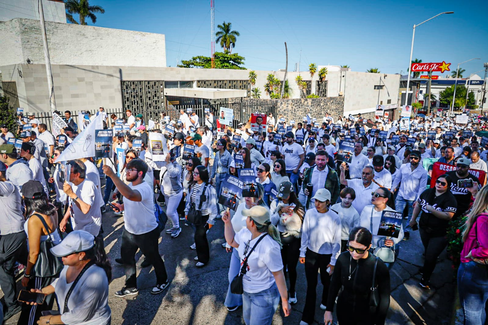 Marcha por Fernando Alan, joven asesinado por militares en Culiacán