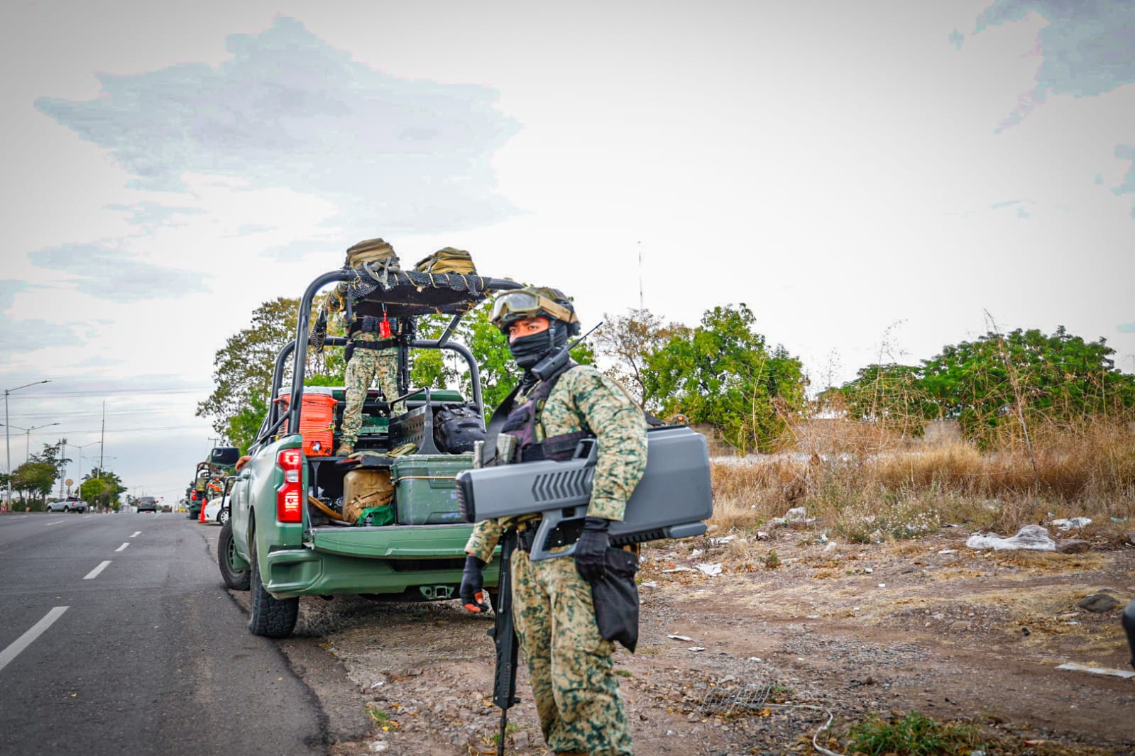 Militar con antidron
