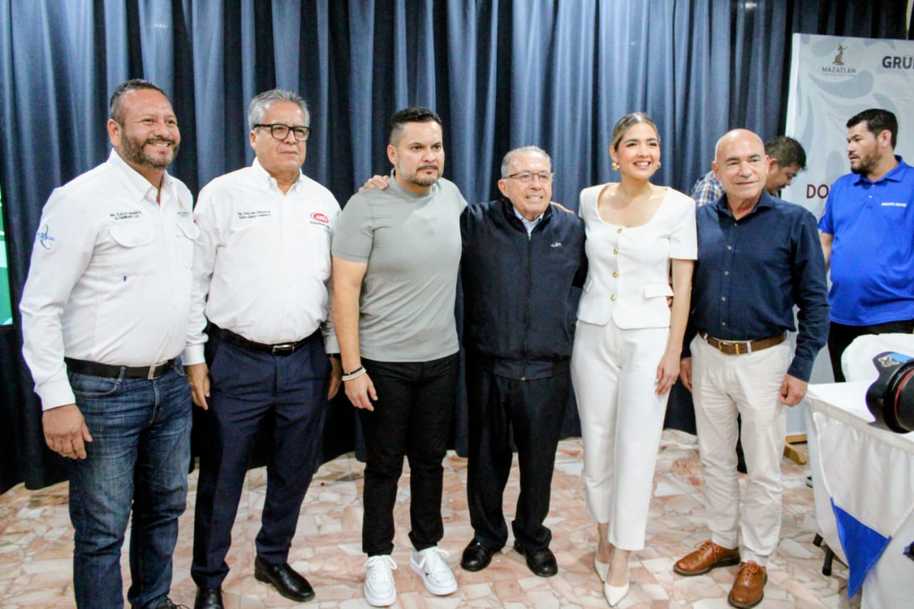 Mireya Sosa Osuna, Juan José Arellano Hernández con Estrella Palacios