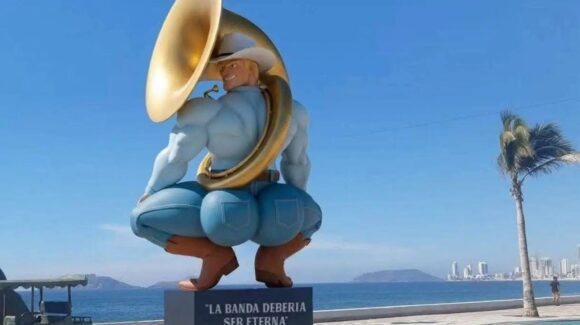 ‘La Banda Debería Ser Eterna’, el monigote fantasma del Carnaval de Mazatlán, Sinaloa 2026: viral en redes, inexistente en el Malecón