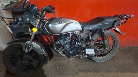 ¡La dejaron abandonada! Recuperan motocicleta robada en avenida Cristóbal Colón de Mazatlán, Sinaloa