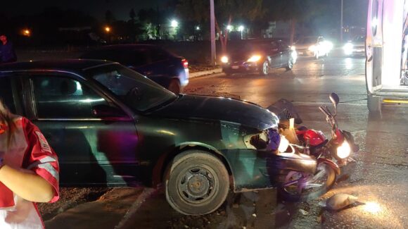 Motociclista es arrollado a un costado de una plaza comercial de Los Mochis, Sinaloa