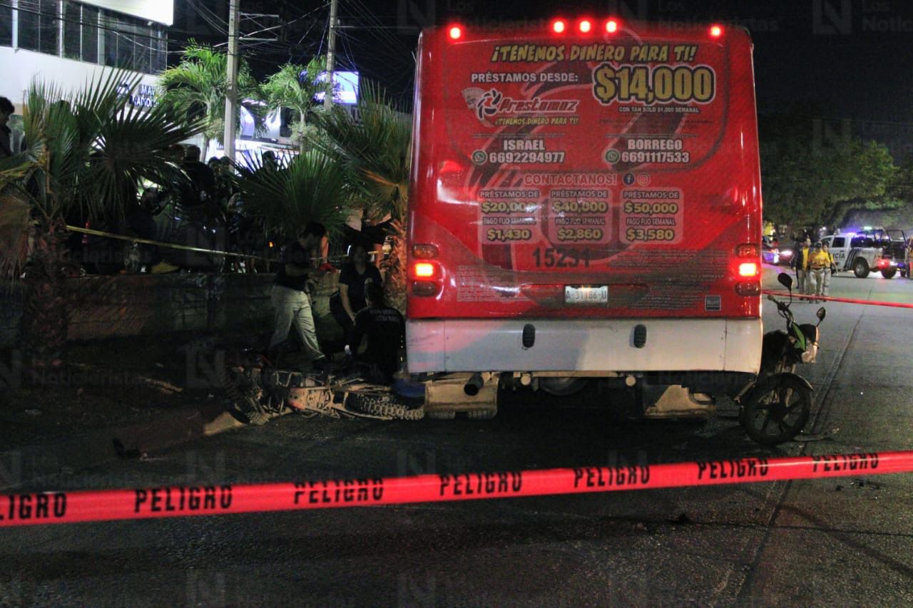 Motociclista fallece atropellado por camión urbano en Mazatlán