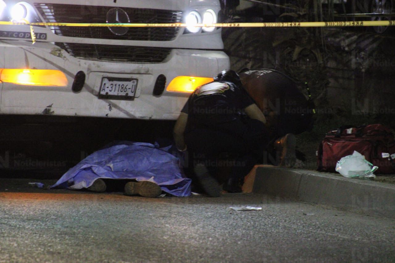 Motociclista fallece atropellado por camión urbano en Mazatlán