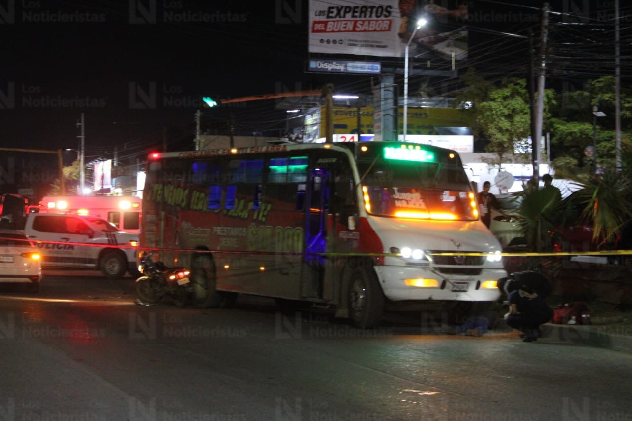 Motociclista fallece atropellado por camión urbano en Mazatlán