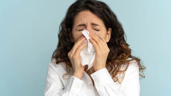 ¿Mucha secreción nasal en este clima? Descubre por qué ‘moquear’ en tiempo de frío no siempre es malo