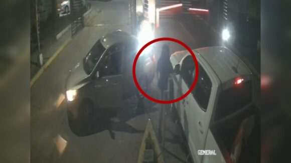 A punta de pistola una mujer y su cómplice despojan una camioneta en una privada de Culiacán, Sinaloa