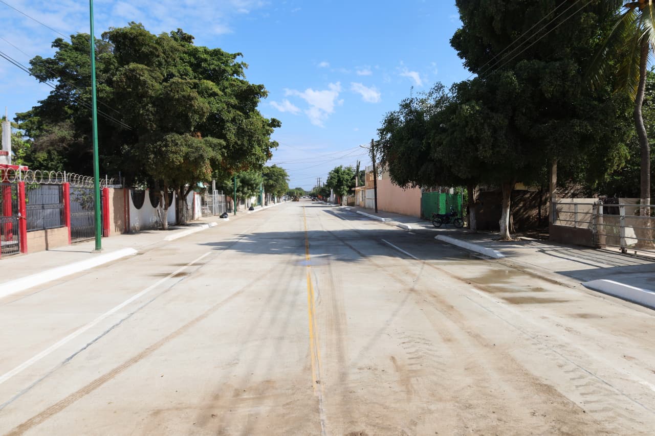 inauguración de la pavimentación con concreto hidráulico y alumbrado público de la calle Francisco I. Madero