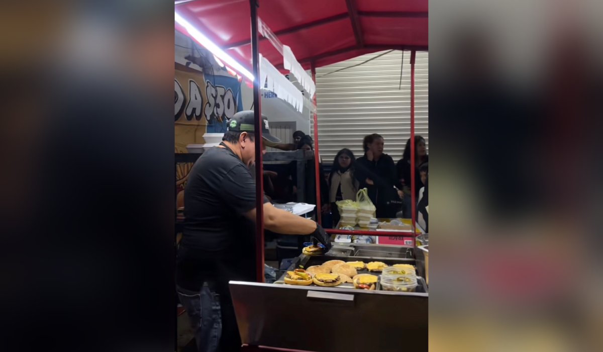 Negocio de comida "Todo a 50" en Culiacán, Sinaloa