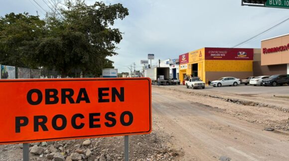 Obra a medias asfixia a empresas ubicadas frente a la calle Degollado en Los Mochis; exigen al Estado y municipio que concluya ya