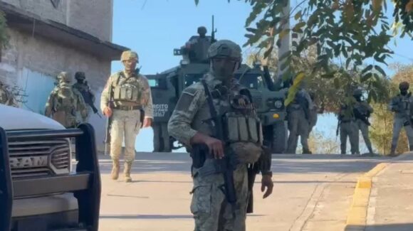 Lanzan explosivos al gimnasio de Seguridad Pública en Escuinapa, Sinaloa; hay heridos