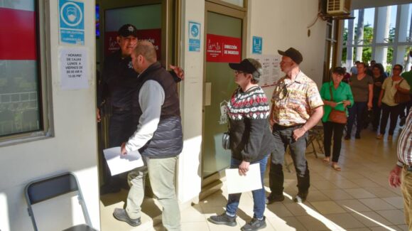 Revisará alcalde de Ahome, Sinaloa, queja de dirigentes camarales sobre el cobro excesivo de la carta de no adeudo