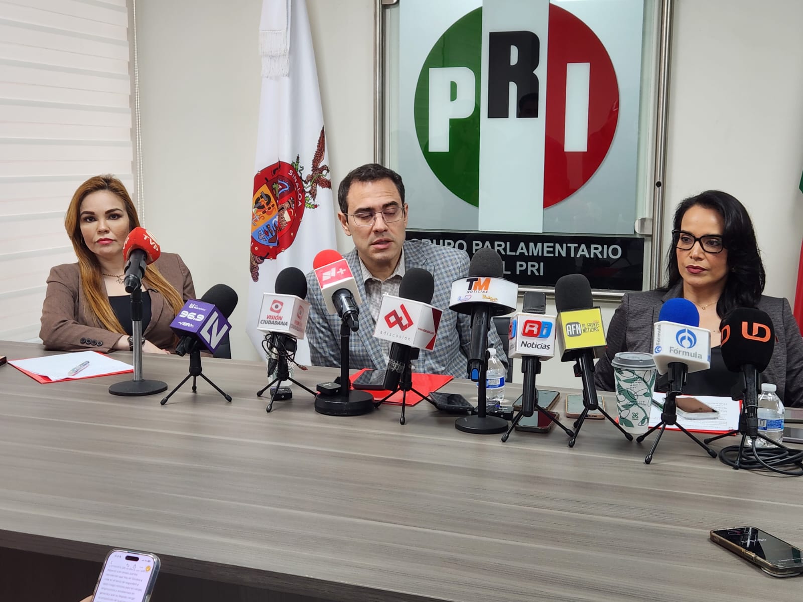 Bernardino Antelo Esper, Paola Gárate Valenzuela e Irma Moreno Ovalles