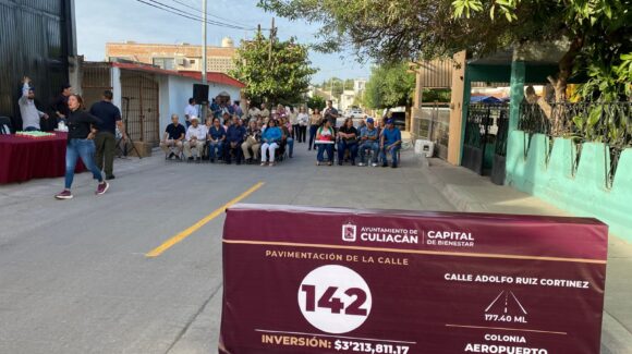 Entrega alcalde Juan de Dios Gámez diez obras de pavimentación en el sector Aeropuerto, en Culiacán, Sinaloa