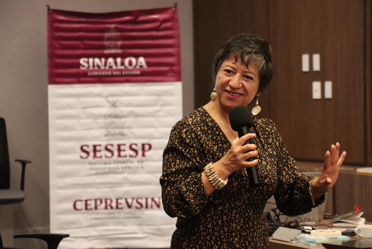 Periodista Gloria Castrillón