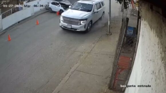 VIDEO | Así fue la persecución en Terranova, Culiacán; padre y niña resultan heridos cuando llegaban a la escuela