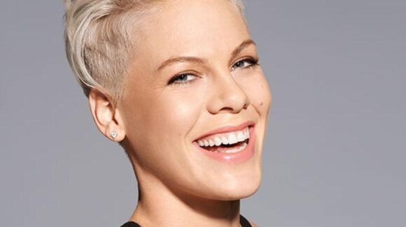 La cantante Pink sorprende a sus fans con foto desde el hospital