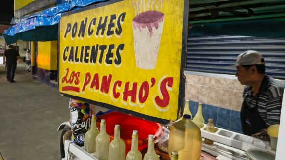 El ponche que sabe a historia: 60 años calentando Mazatlán con rompope y canela