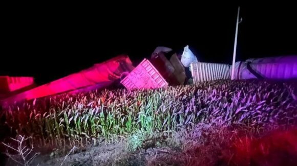 Descarrilamiento de tren en El Maquipo, Sinaloa, moviliza a las corporaciones de seguridad