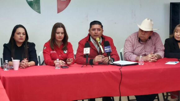 PRI exige a Morena cumplir promesa de expulsar a funcionarios en actos anticipados de campaña