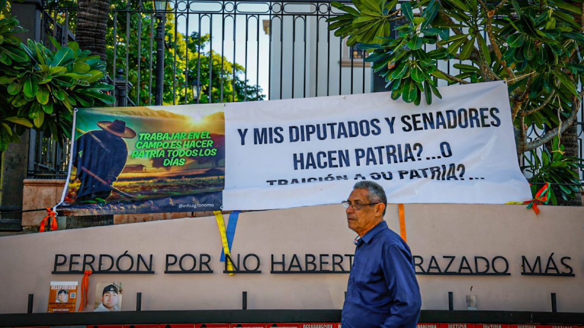 productores se manifiestan en la catedral de culiacan diputados