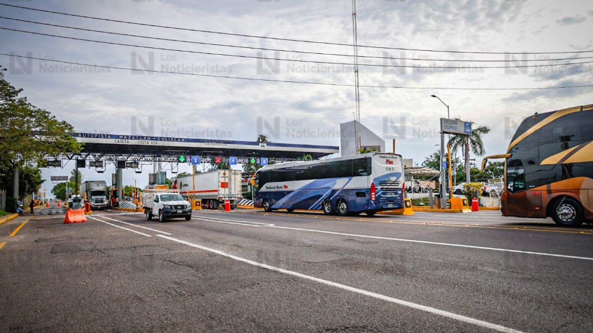 productores toman la caseta de costa rica en culiacan sin