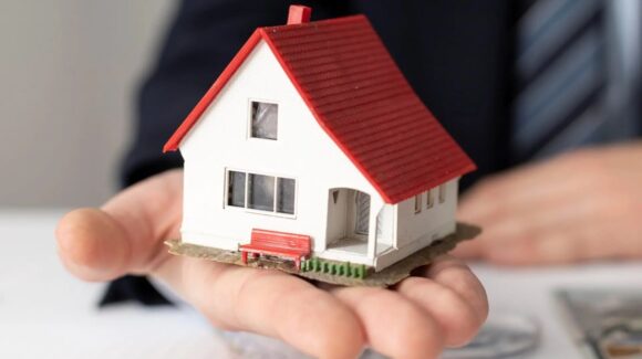 ¿Ganas hasta 2 salarios mínimos y cumpliste 6 meses trabajando? Eres elegible para una Vivienda del Bienestar: Infonavit