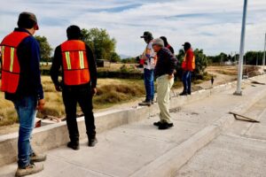 Puente y camino que conecta Sinaloa de Leyva al Opochi