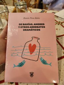 Ramón Perea publica libro De Bahías, amores y otros arrebatos dramáticos