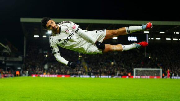 Raúl Jiménez suma otro gol con el Fulham FC y llega a cinco anotaciones en la temporada de la Premier League