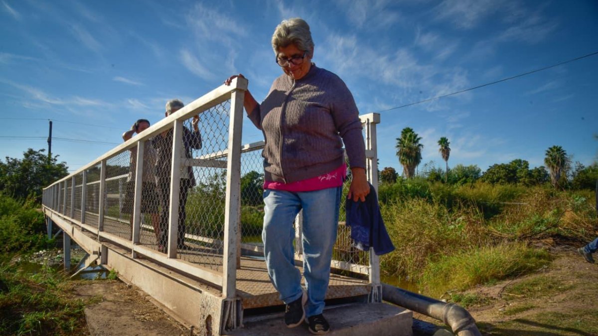 recorre antonio menendez comunidades rurales de ahome peatones