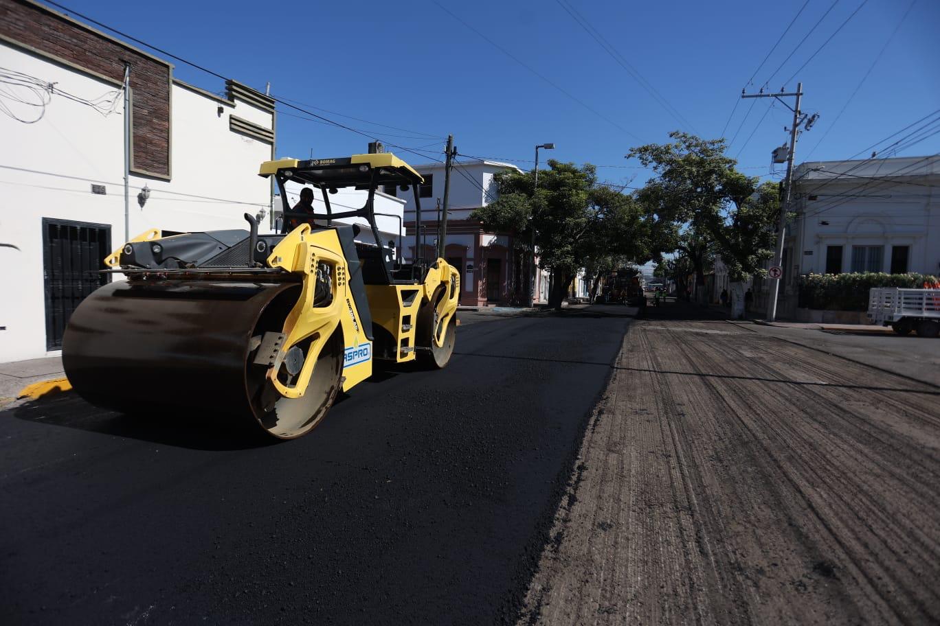 Reencarpetado en calles del Centro de Mazatlán