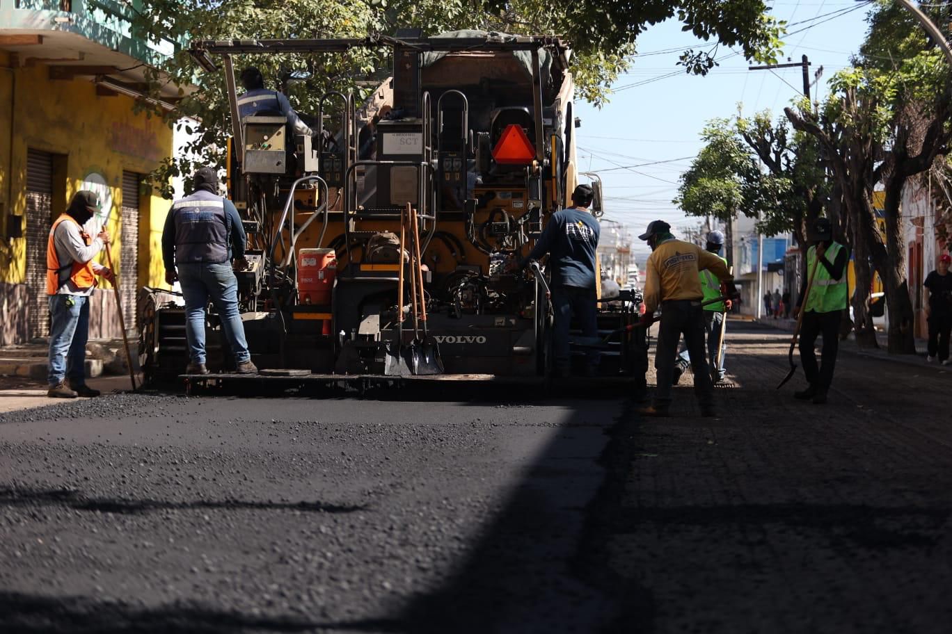 Reencarpetado en calles del Centro de Mazatlán
