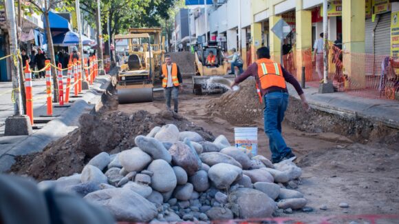 Calle Ángel Flores en Culiacán, Sinaloa, será pavimentada con concreto estampado; toman protesta a Comité de Participación Ciudadana