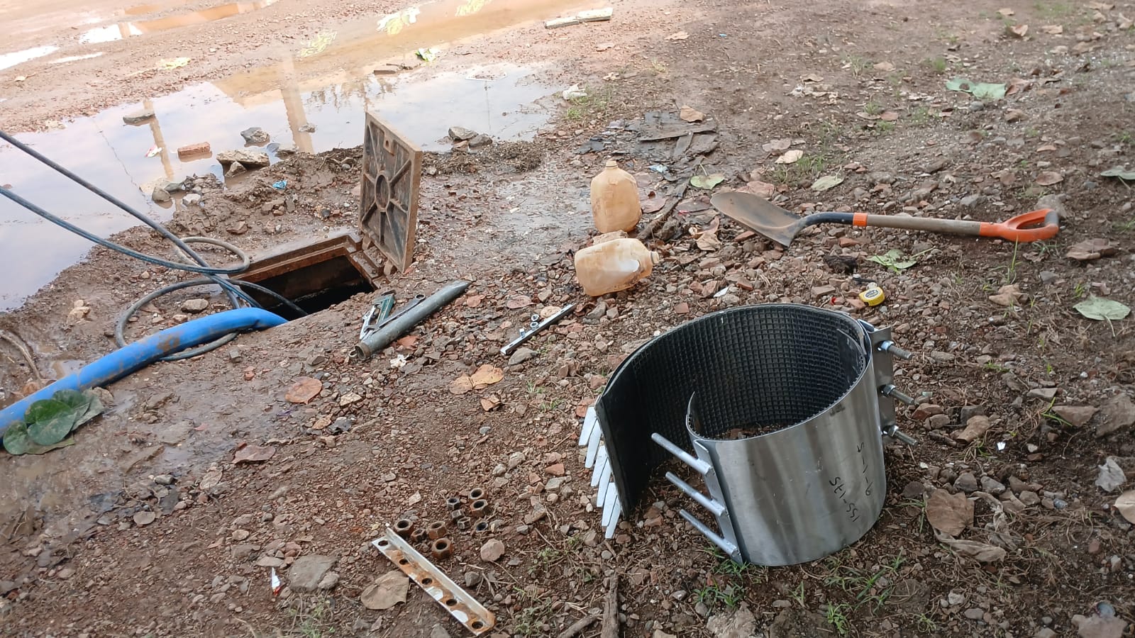 reparación de fuga de agua potable en una línea principal