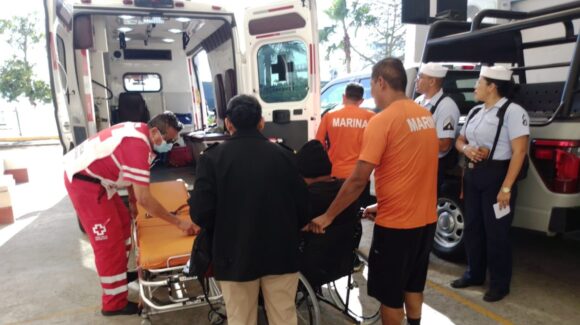 Acuden al rescate de pescador, Marina realiza traslado médico marítimo con éxito frente a costas de Mazatlán, Sinaloa