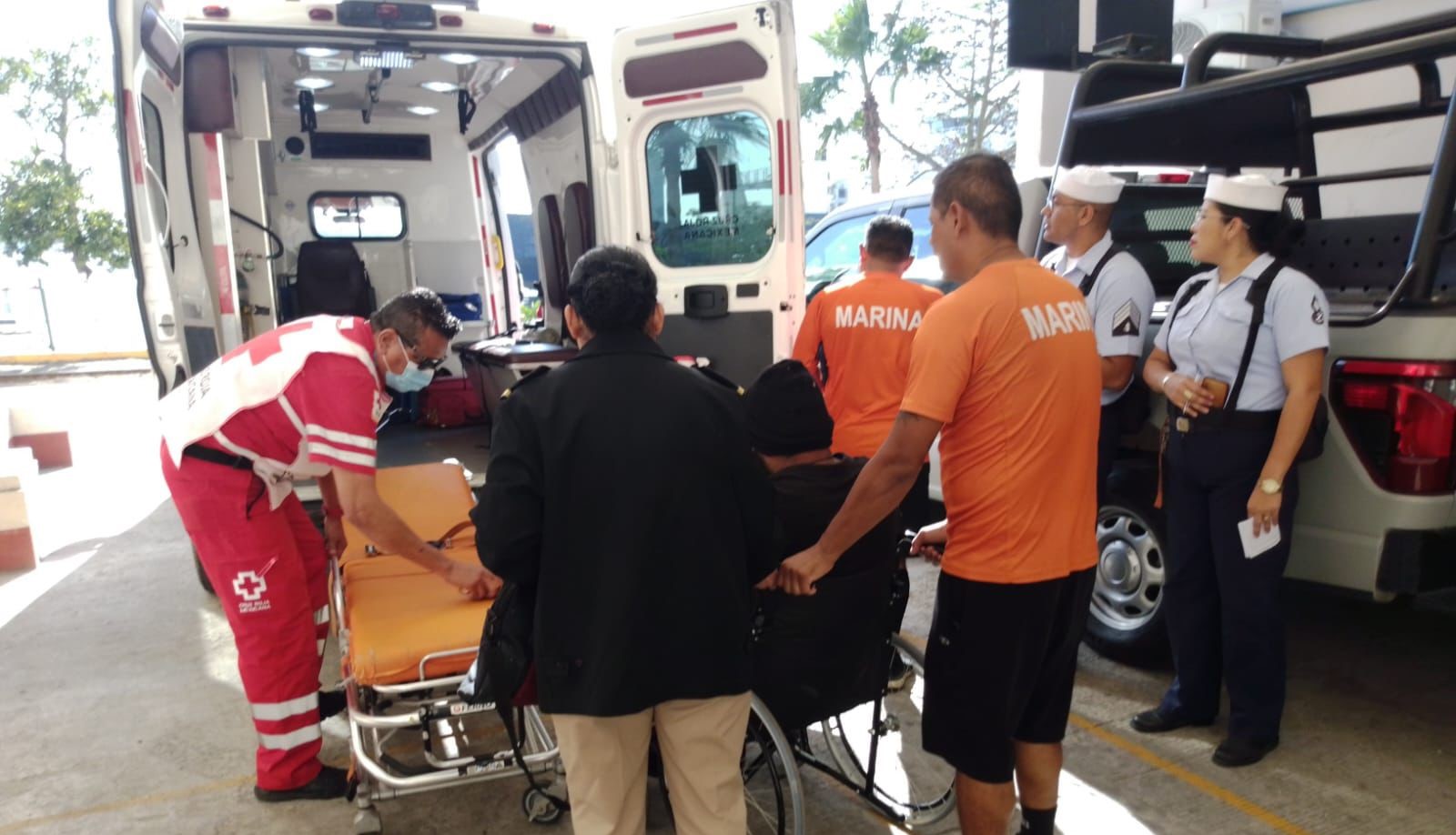 Rescate de pescador en Mazatlán